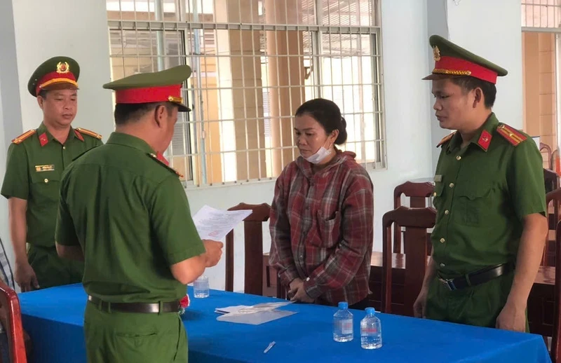 Làm giả hợp đồng để vay tiền đáo hạn rồi chiếm đoạt hơn 18 tỷ đồng