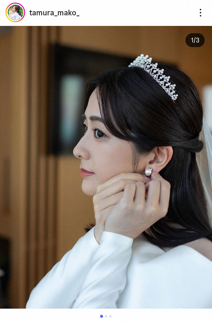 佐々木希、20年分の美しさを一枚に 未公開カットを“高級額装”で20枚