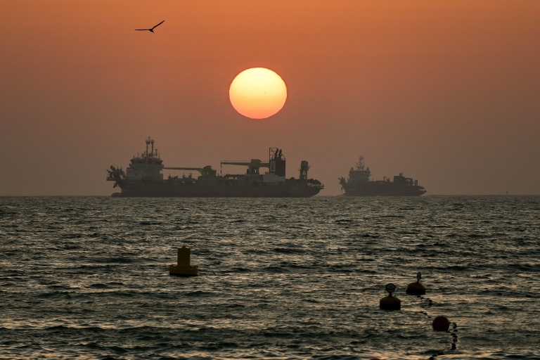 Israel, Iran trade fire despite Trump's call for restraint