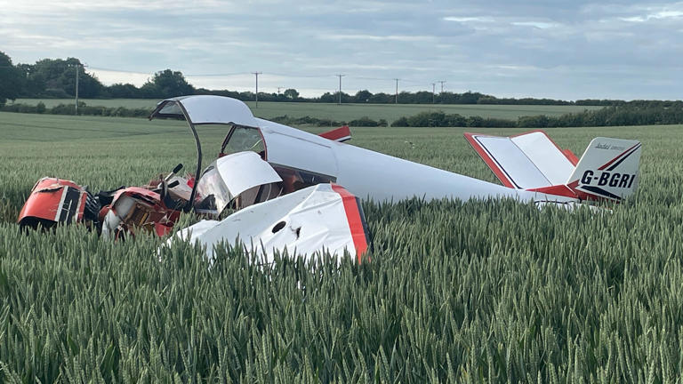 Light aircraft injuries 'not life-threatening'