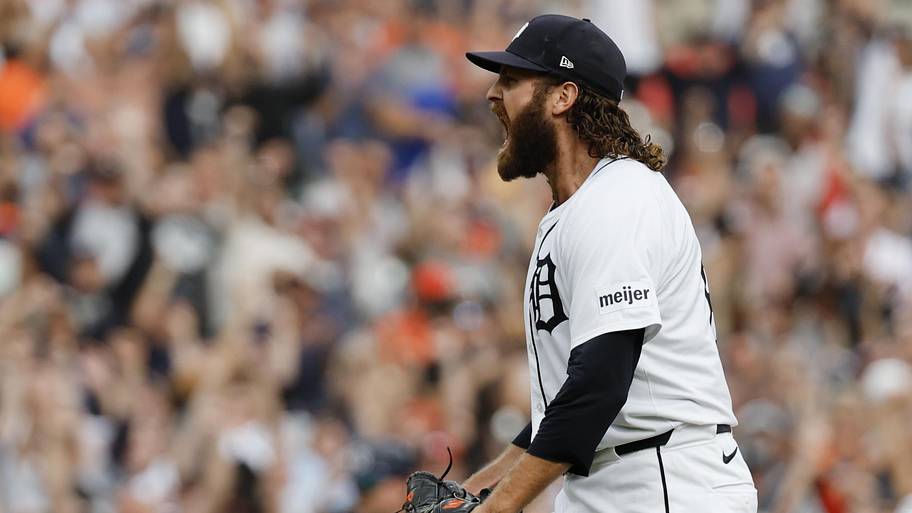 The SF Giants have a decision looming on rehabbing reliever