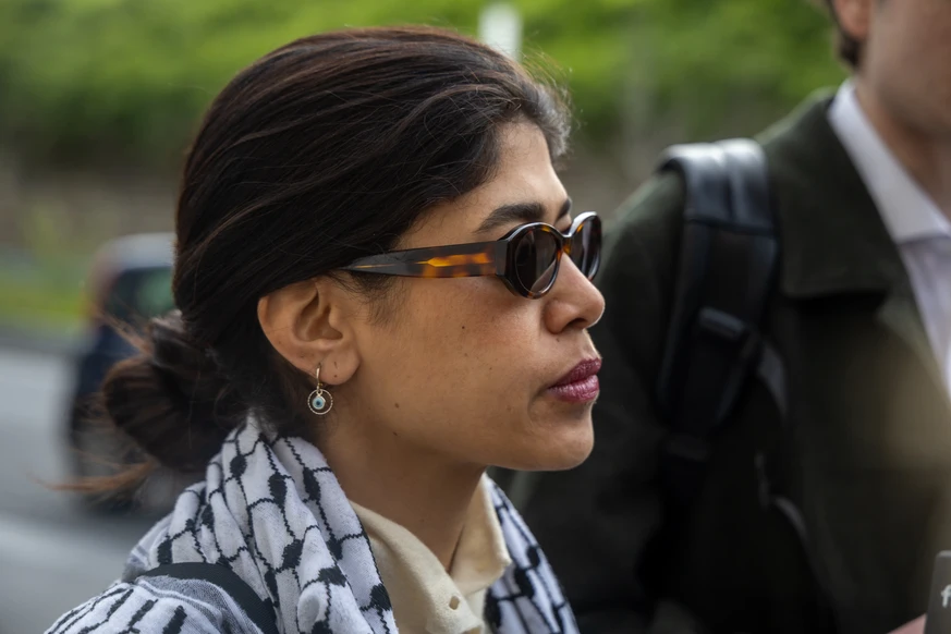 Rima Hassan reporte sa venue à Berne