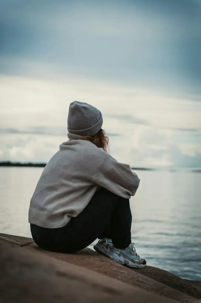 5 relationship red flags most people convince themselves to ignore