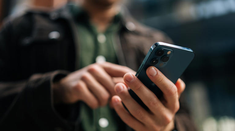 Apple working on new security feature to prevent iPhone snatching
