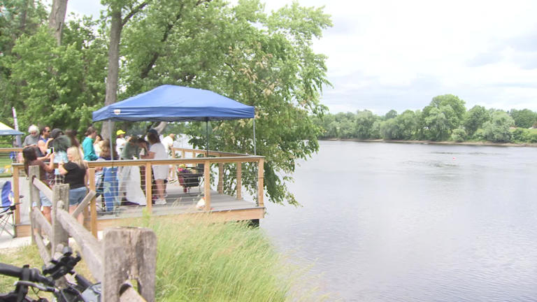 Families flock to Shad Fest for water sports and river celebration