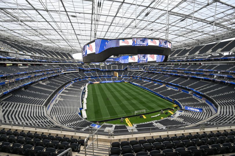 fifa-world-cup-stadium-workers-vote-on-strike-days-before-world-cup-kickoff
