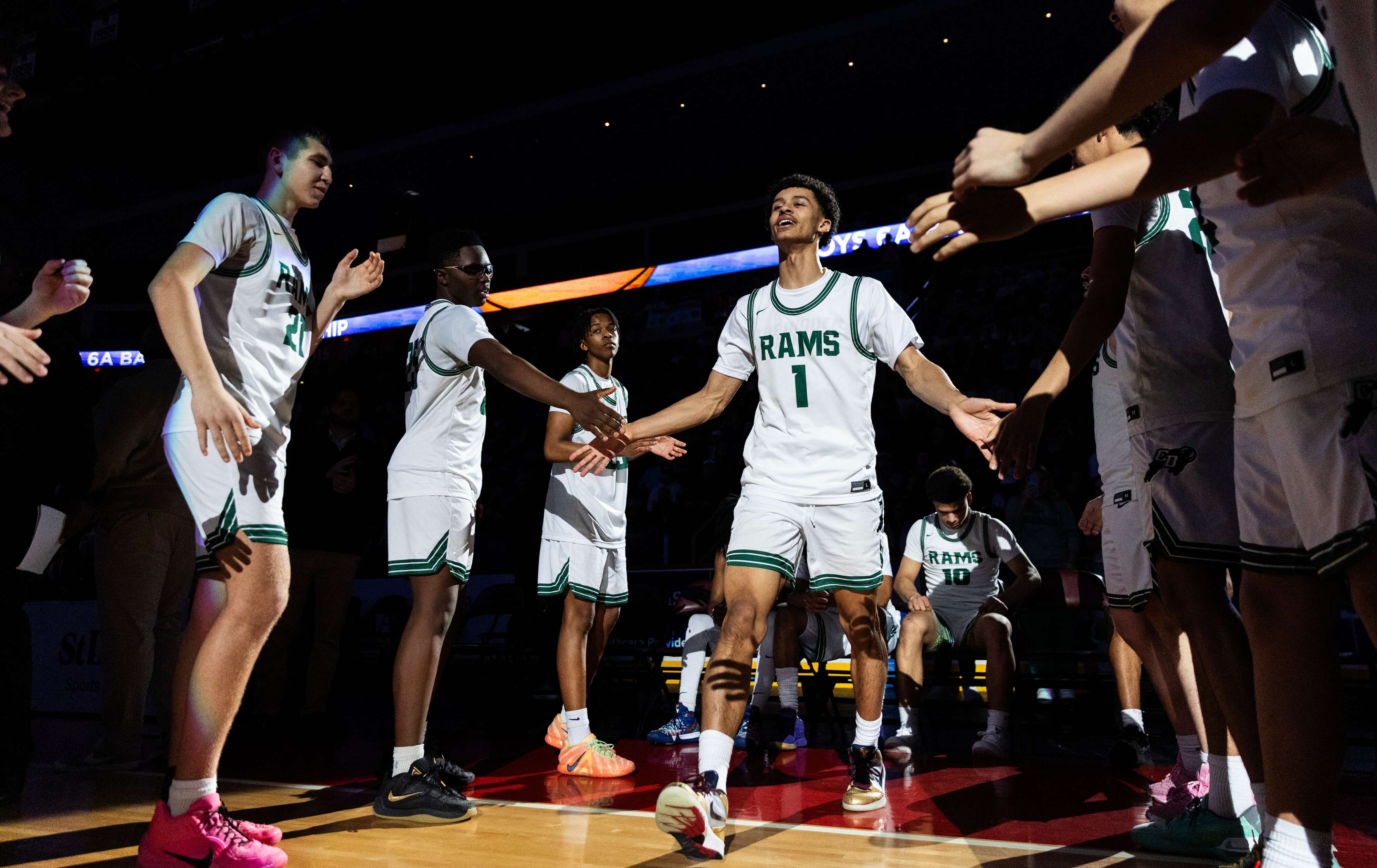 Central Dauphin’s Jelani Easter commits to Division 1 hoops program