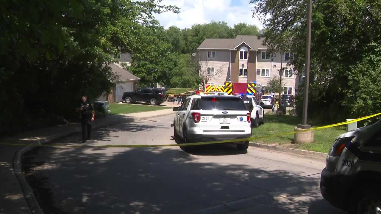 8-year-old dies after being hit by truck at Des Moines apartment complex