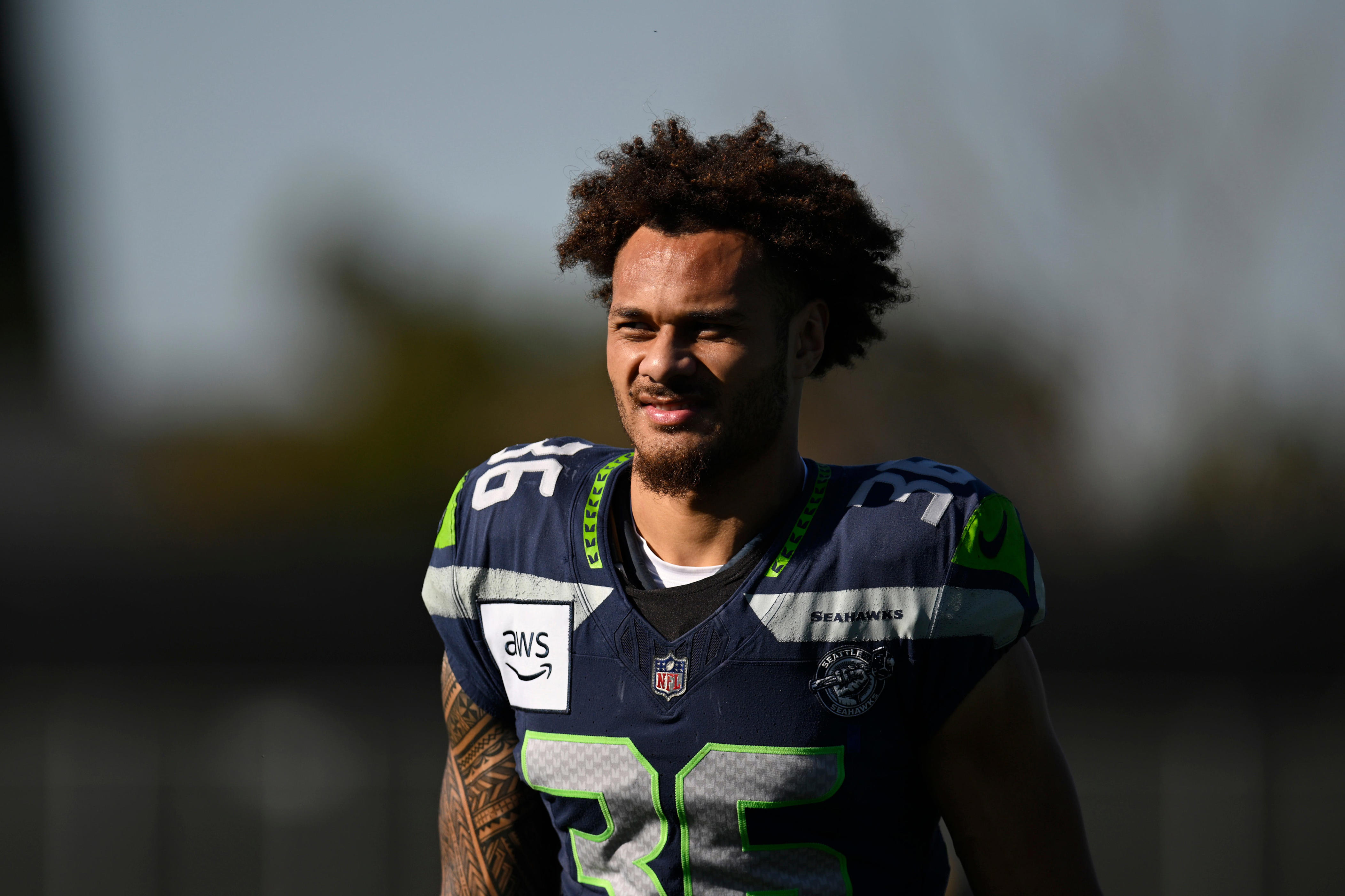 Watch Holani, Price in Seahawks' RB1 role during mandatory minicamp