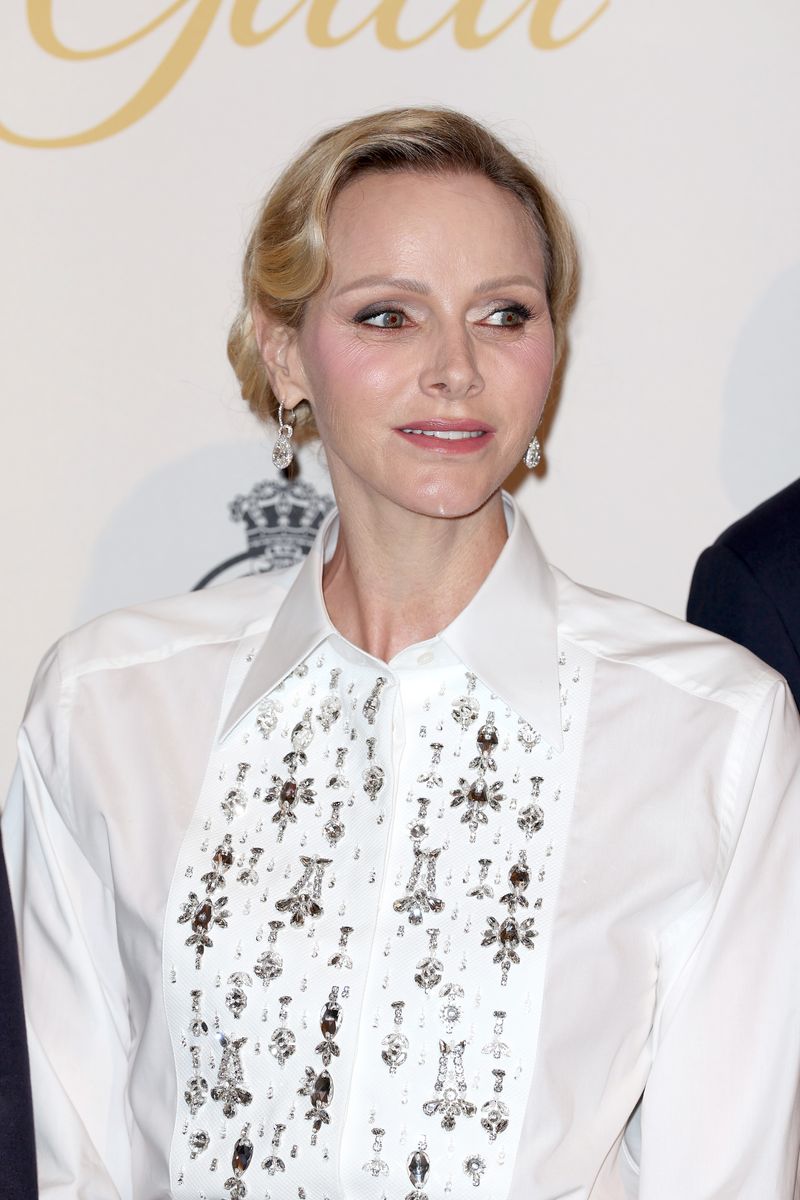 Princess Charlene revives Queen Rania’s iconic white shirt and long ...