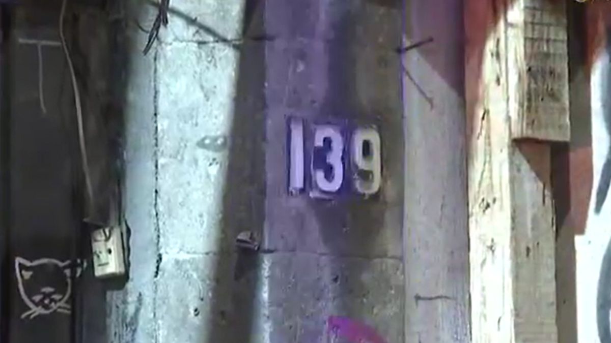 ¡Más de 5 metros! Trabajador cae del segundo piso de una construcción ...