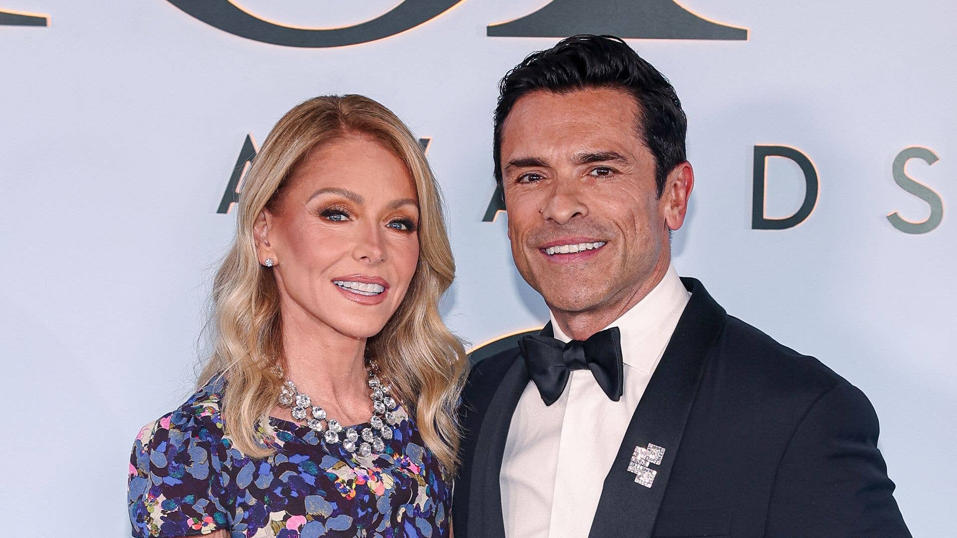 Kelly Ripa and Mark Consuelos share inside look at their 'sneaky' Tony ...