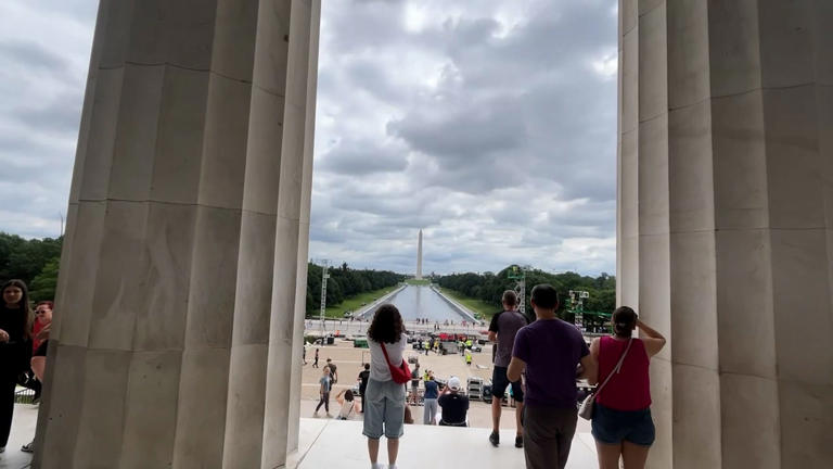 I went to see the renovated Reflecting Pool. Here's what I noticed