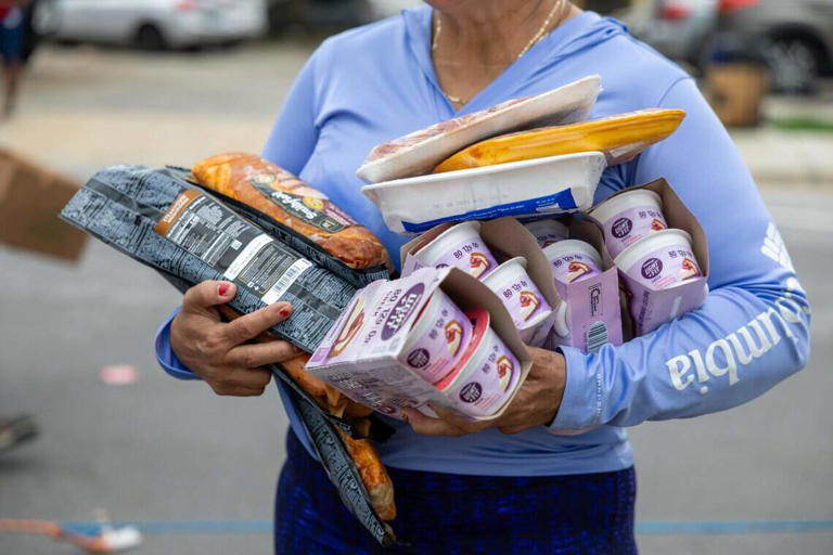 'It's overwhelming': Rising food insecurity strains South Florida food ...