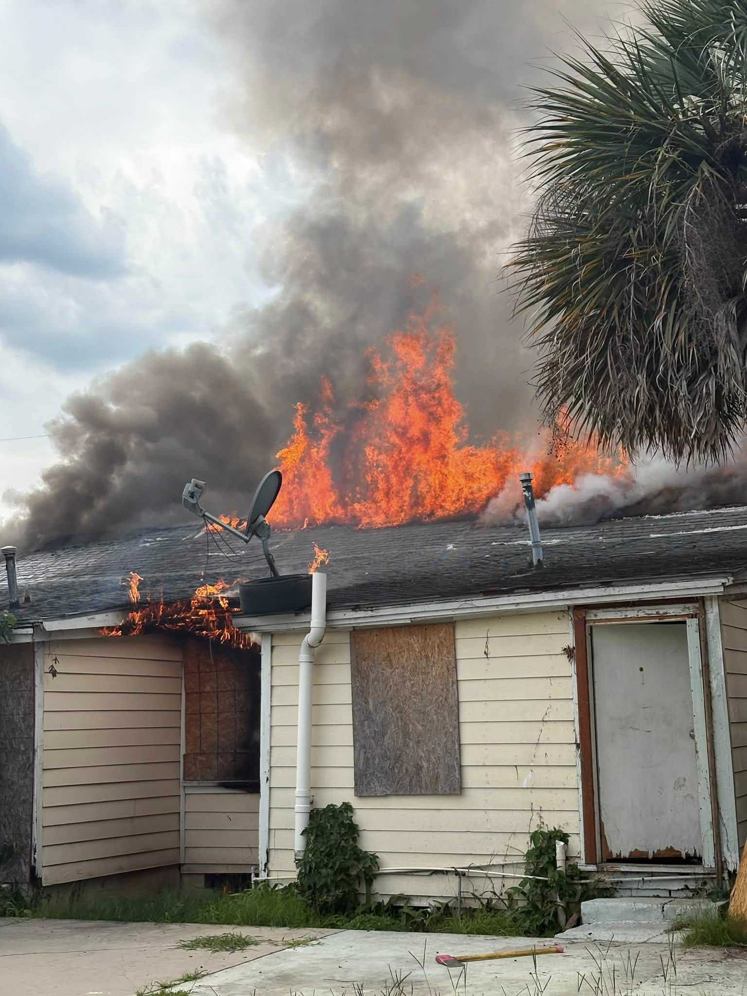 Traffic alert: Ogeechee Road shut down due to structure fire