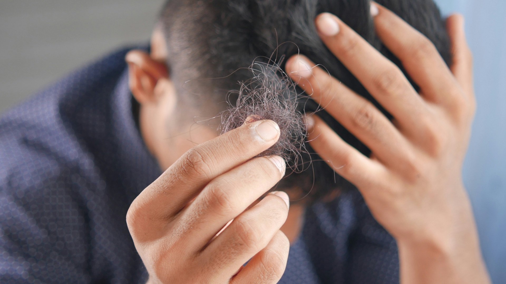 Vos Cheveux Révèlent-Ils Votre Santé? 10 Signes & Conseils