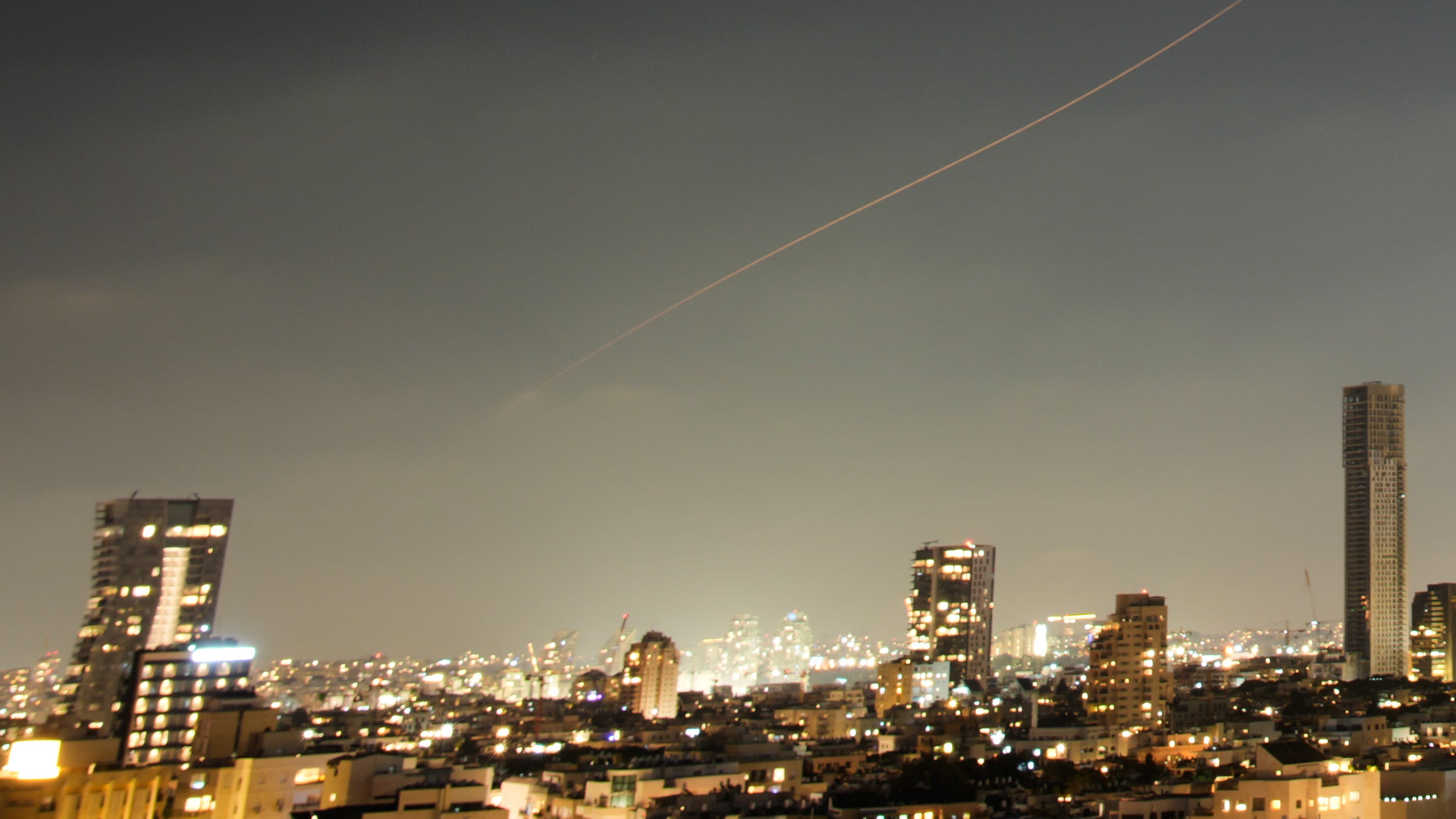 Iran and Israel halt strikes as new attacks threatened return to full ...