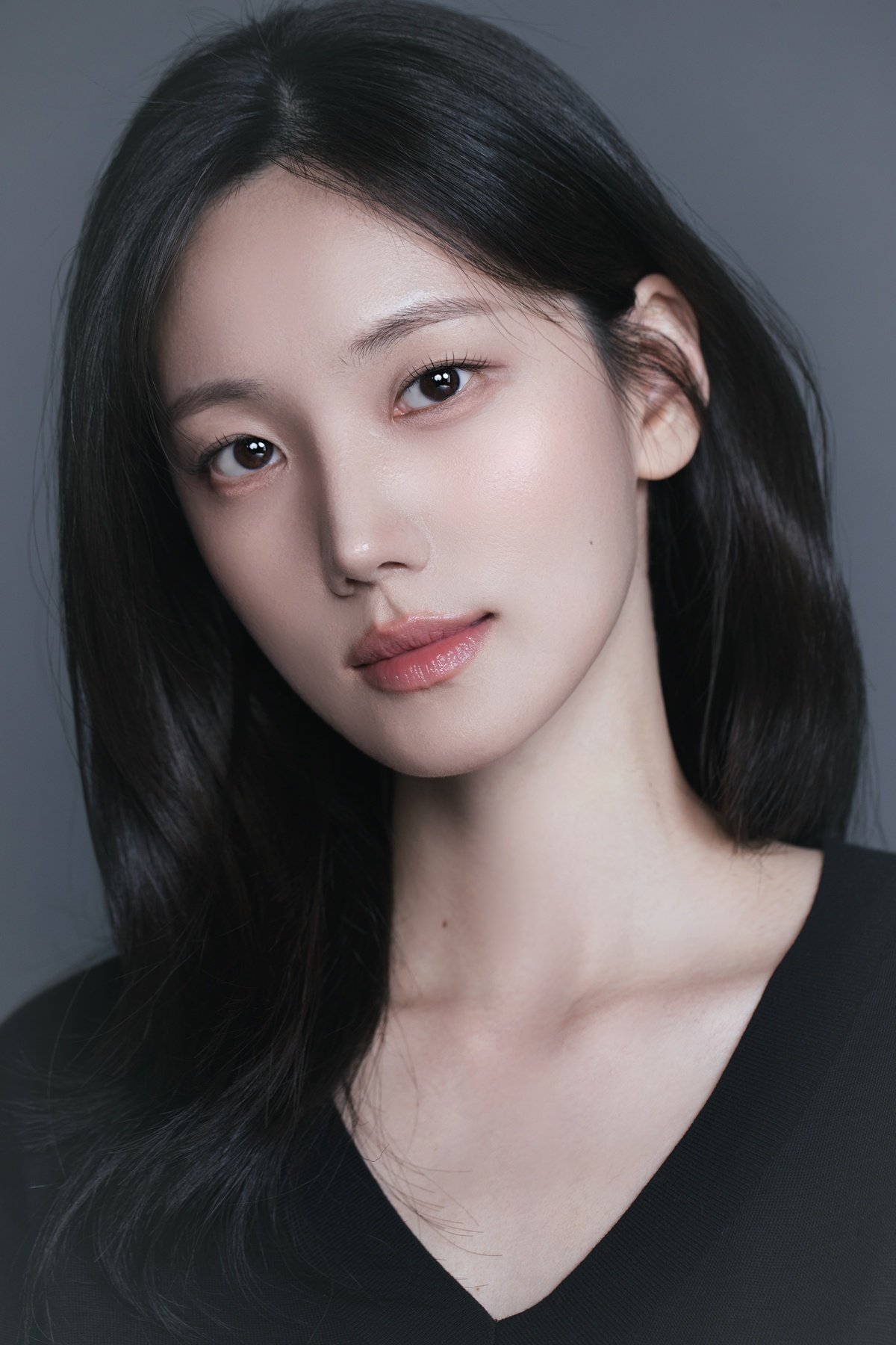 한재이, 새 프로필 공개…독보적 분위기