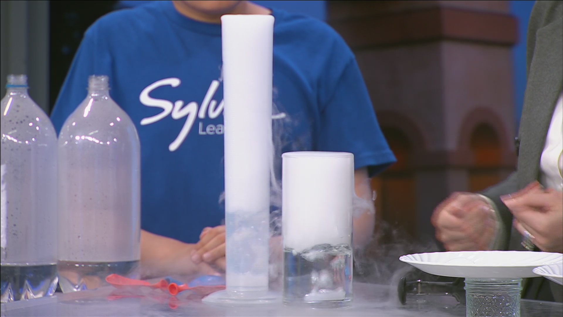 Elaina's experiments: Dry ice