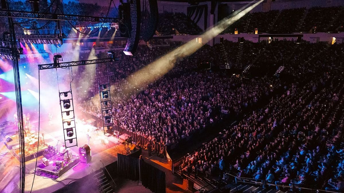 Illinois to ban automated ticket scalping, reselling 'ghost tickets'