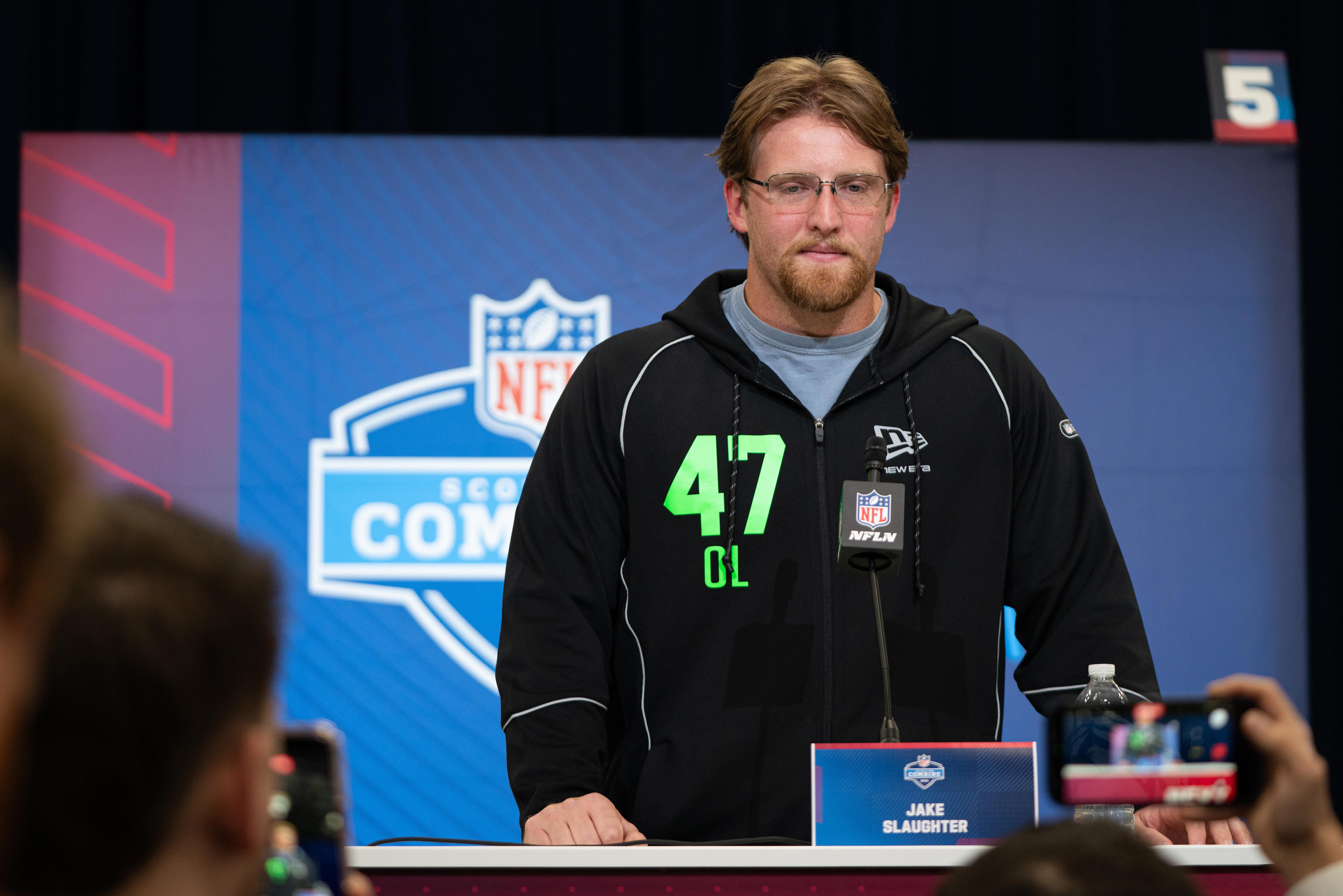 Chargers offensive line coach speaks on left guard competition at OTAs