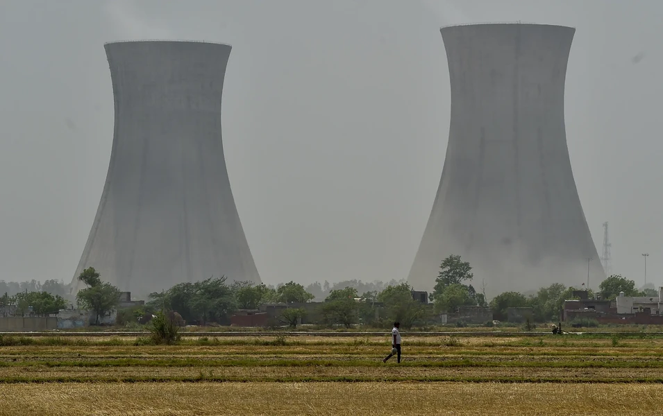 India plans assured power deals to draw private nuclear investment