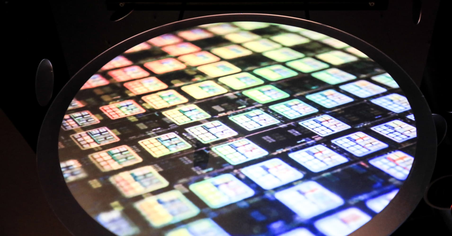 Tech stocks try to rebound after global AI sell-off batters chip companies