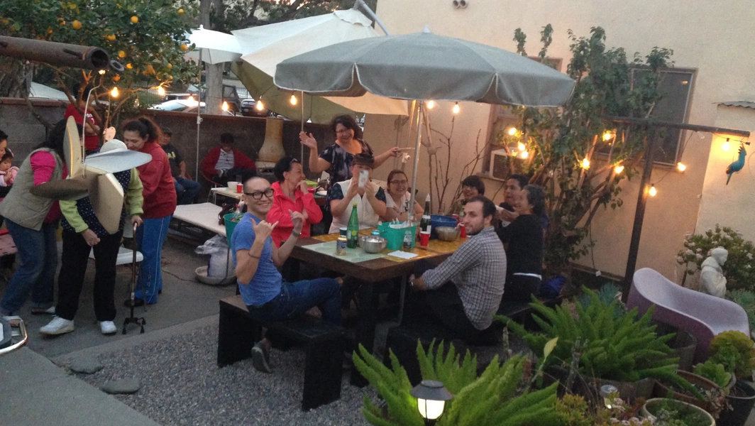 10 affordable backyard entertaining ideas