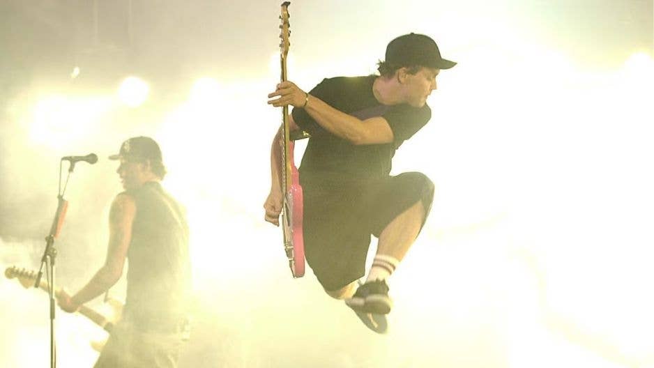 Blink-182 celebrates 25th anniversary of iconic album by reactivating ...