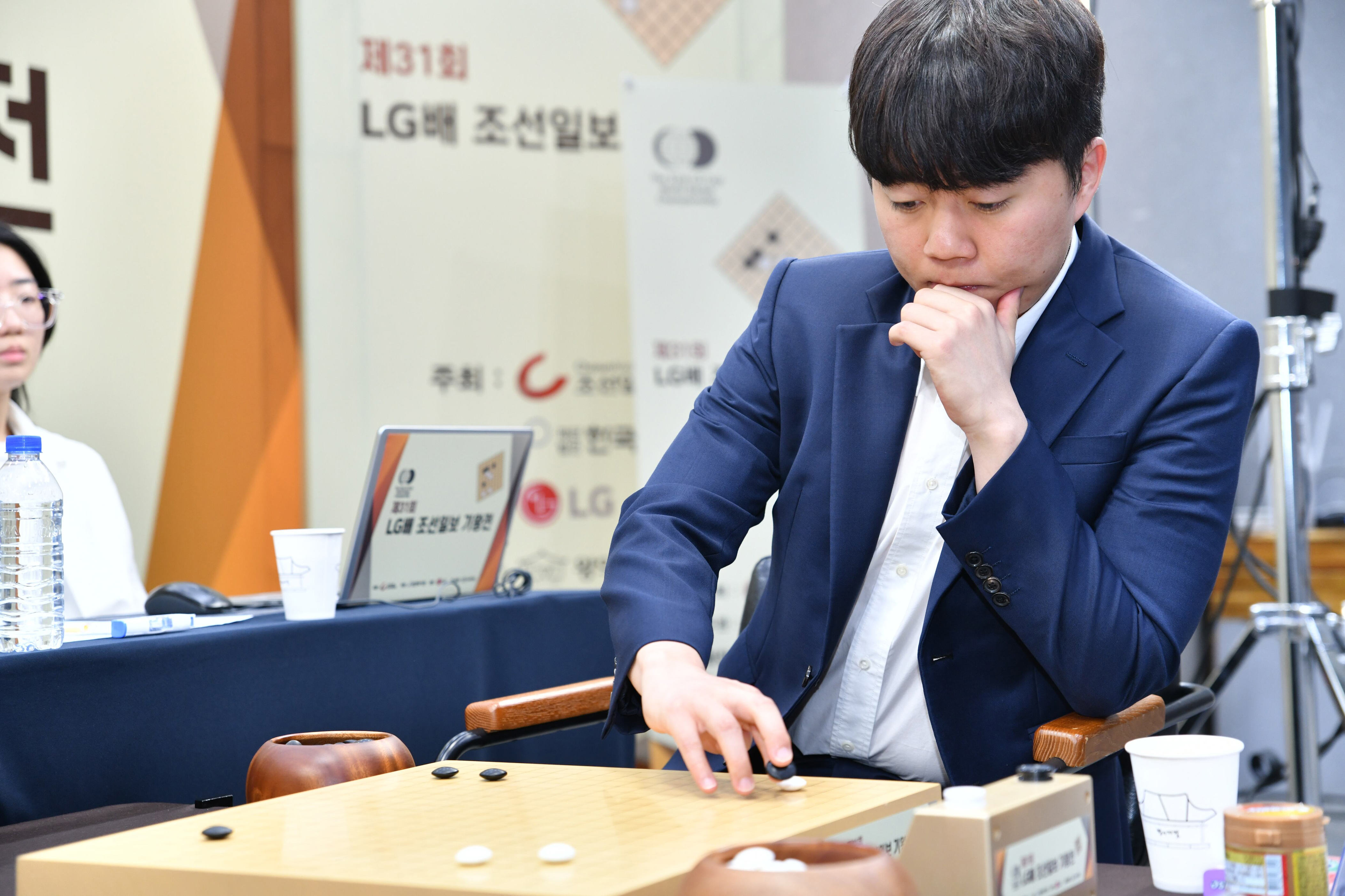 Shin Min-jun edges Wang Xinghao by half-point in LG Cup final