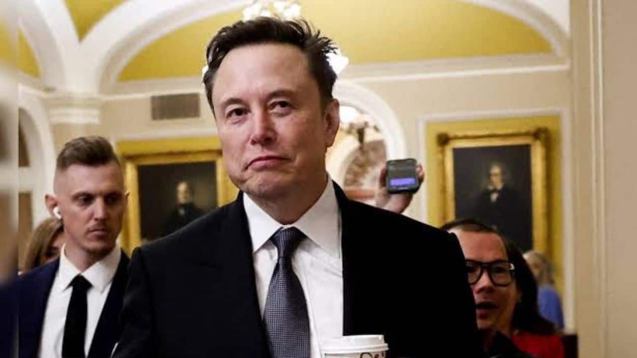 World's first trillionaire Elon Musk lives in 400 sq ft home; mom says, 'No food in the fridge'