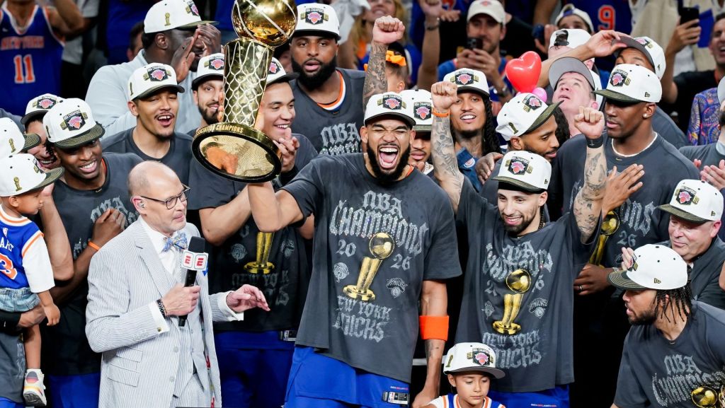 Knicks beat Spurs to win first NBA title in 53 years