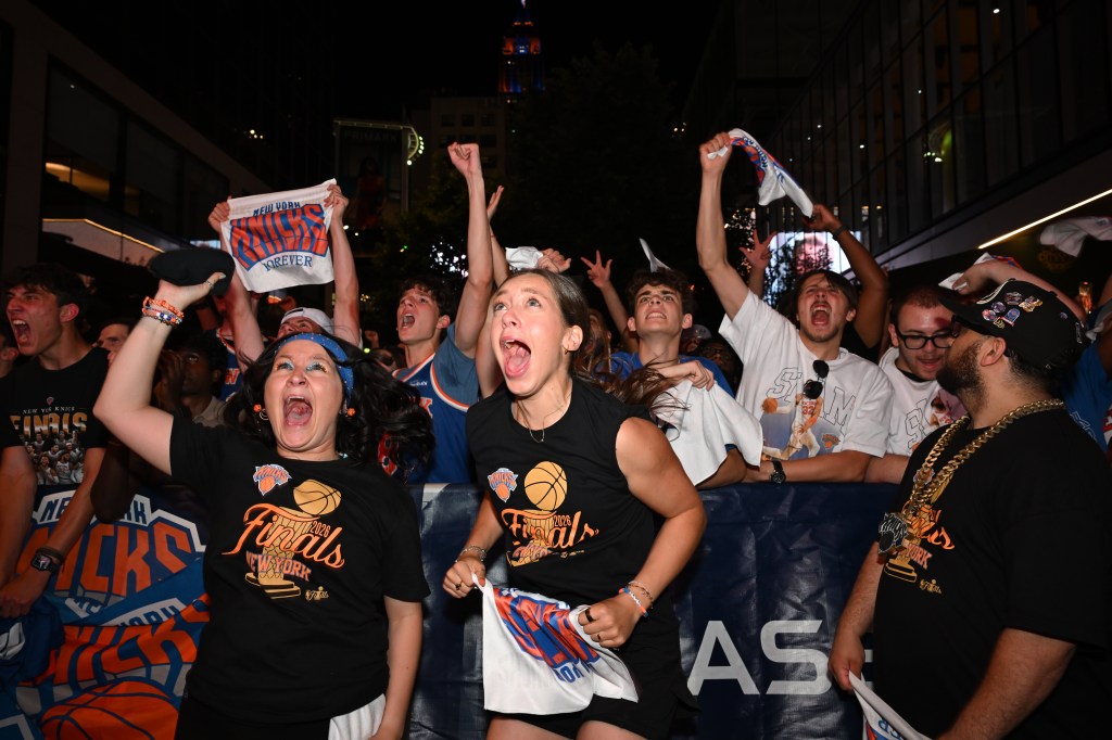 Knicks fans go insane after first NBA Finals win in 53 years — with jam ...