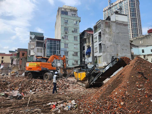 Lượng phế thải xây dựng tăng mạnh tại Hà Nội. Ảnh: Minh Hạnh