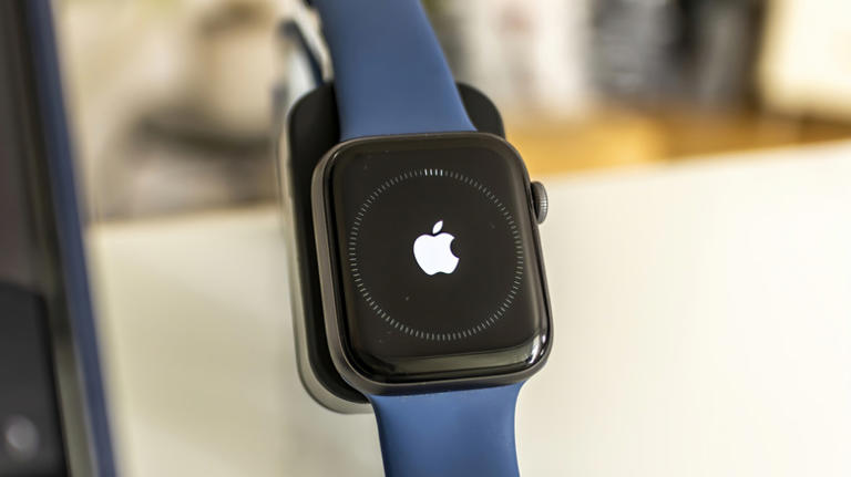 How to restart your Apple Watch when it's frozen