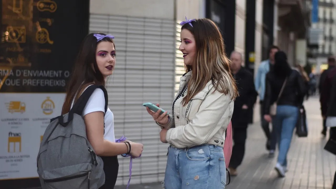 11 habits that quietly signal someone was raised with real values