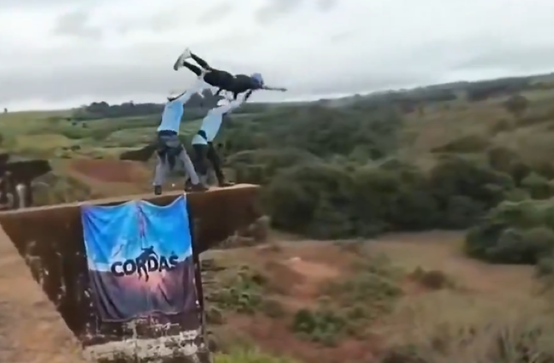 Brazilian woman dies in bungee jump horror after staff 'forgot' to ...