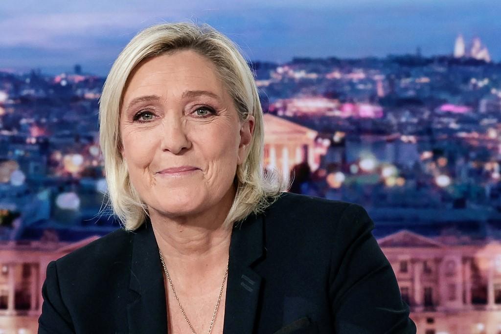 Retraites : Marine Le Pen se dit favorable à une part de capitalisation ...