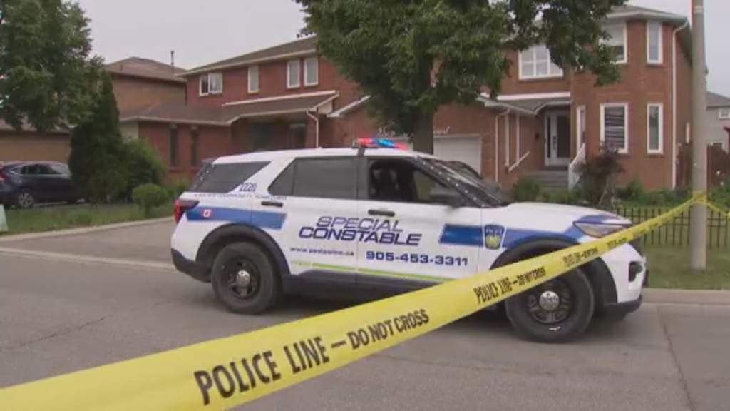Suspects wanted in Brampton home invasion that left 2 injured