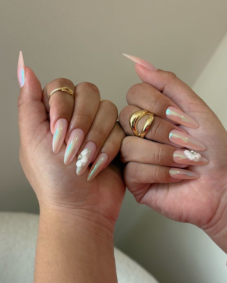 pearl nails with flowers