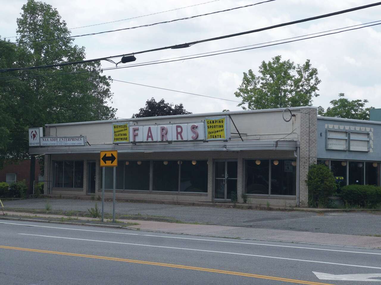 Manchester upholstery business moving into former Farr's Sporting Goods ...