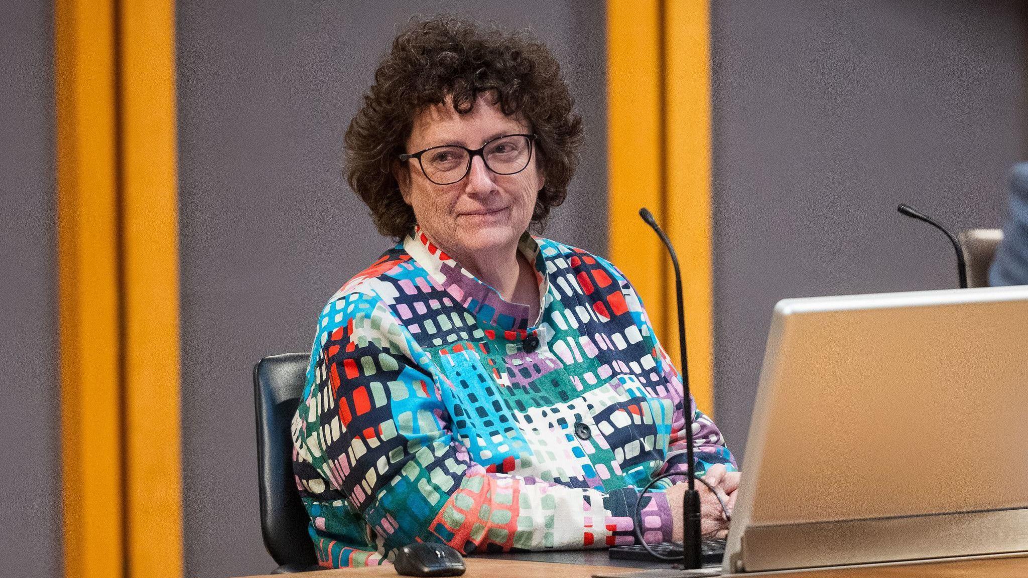 New finance minister warns of 'extremely difficult' funding decisions