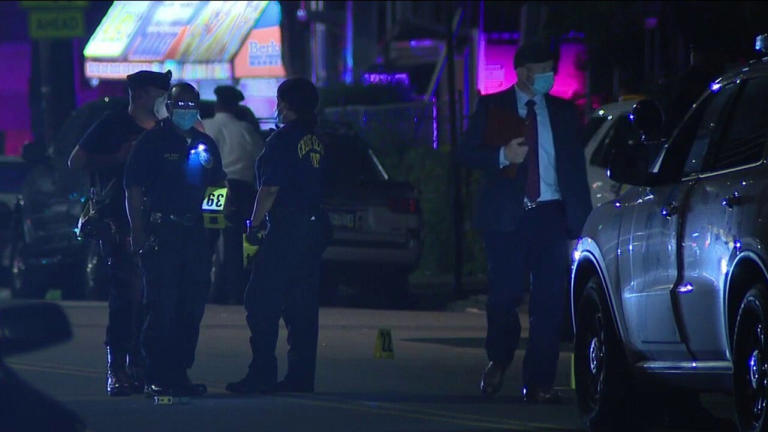 3 Philadelphia officers injured in Wynnefield shootout; suspect dead