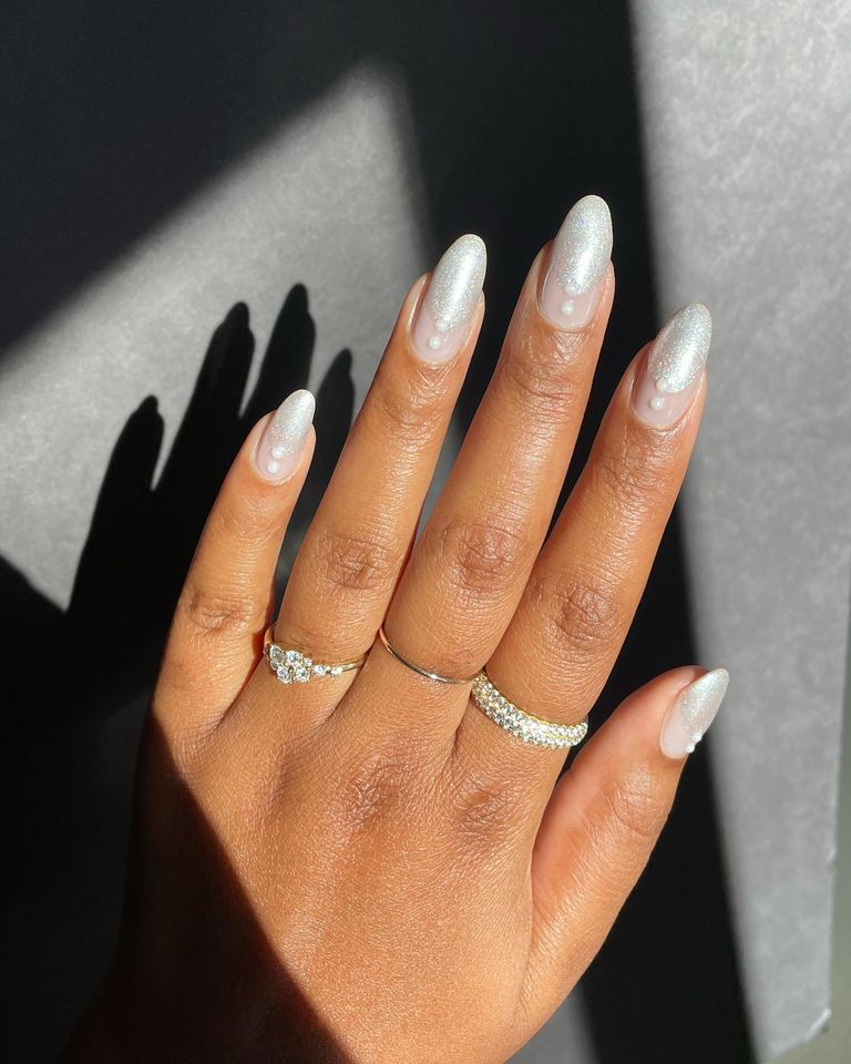 pearl nails glitter