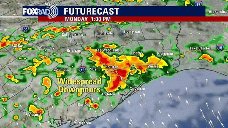 Houston weather: Storm alert Monday; flood watch until midweek