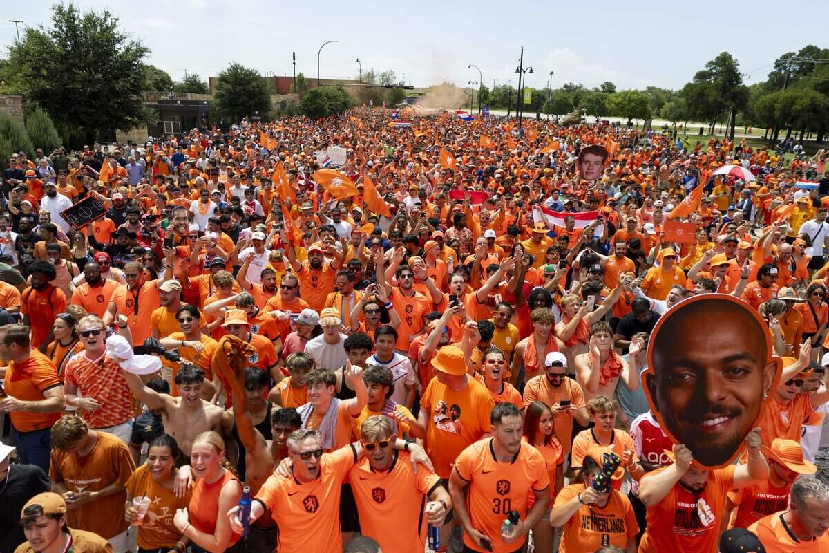Netherlands soccer fans bring sea of orange to Dallas Stadium during ...