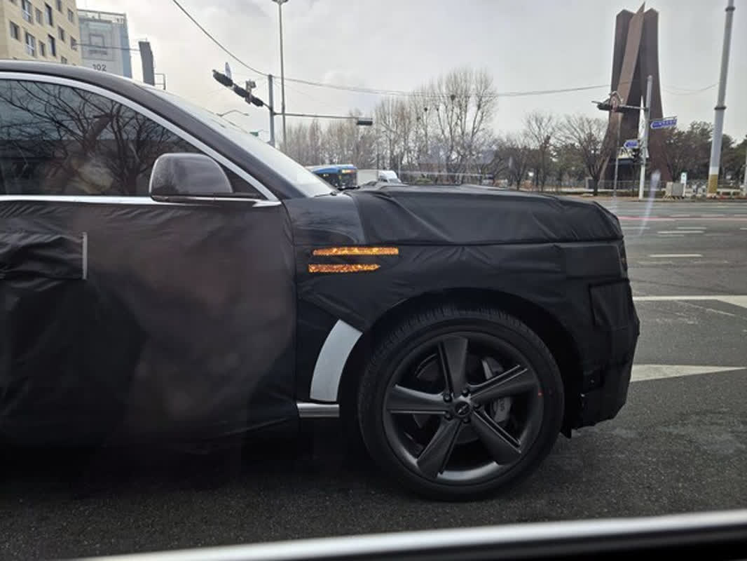 제네시스의 가장 큰 SUV GV90, 실내가 말해준 고급화 전략