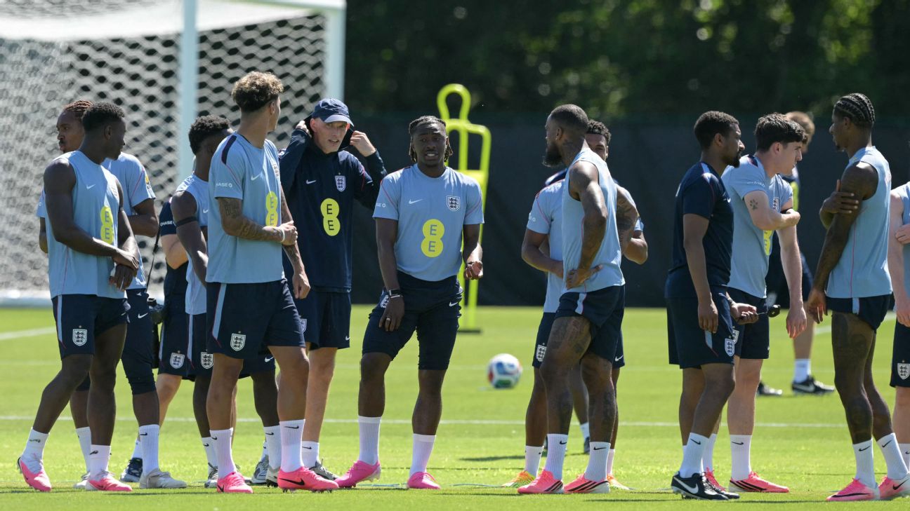 Full England squad train in Kansas after tornado warnings disrupt first day