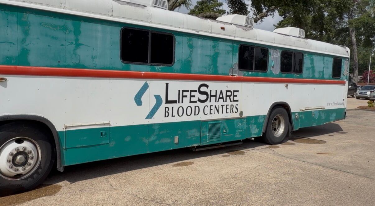 LifeShare brings mobile blood bus to First Methodist amid blood shortage