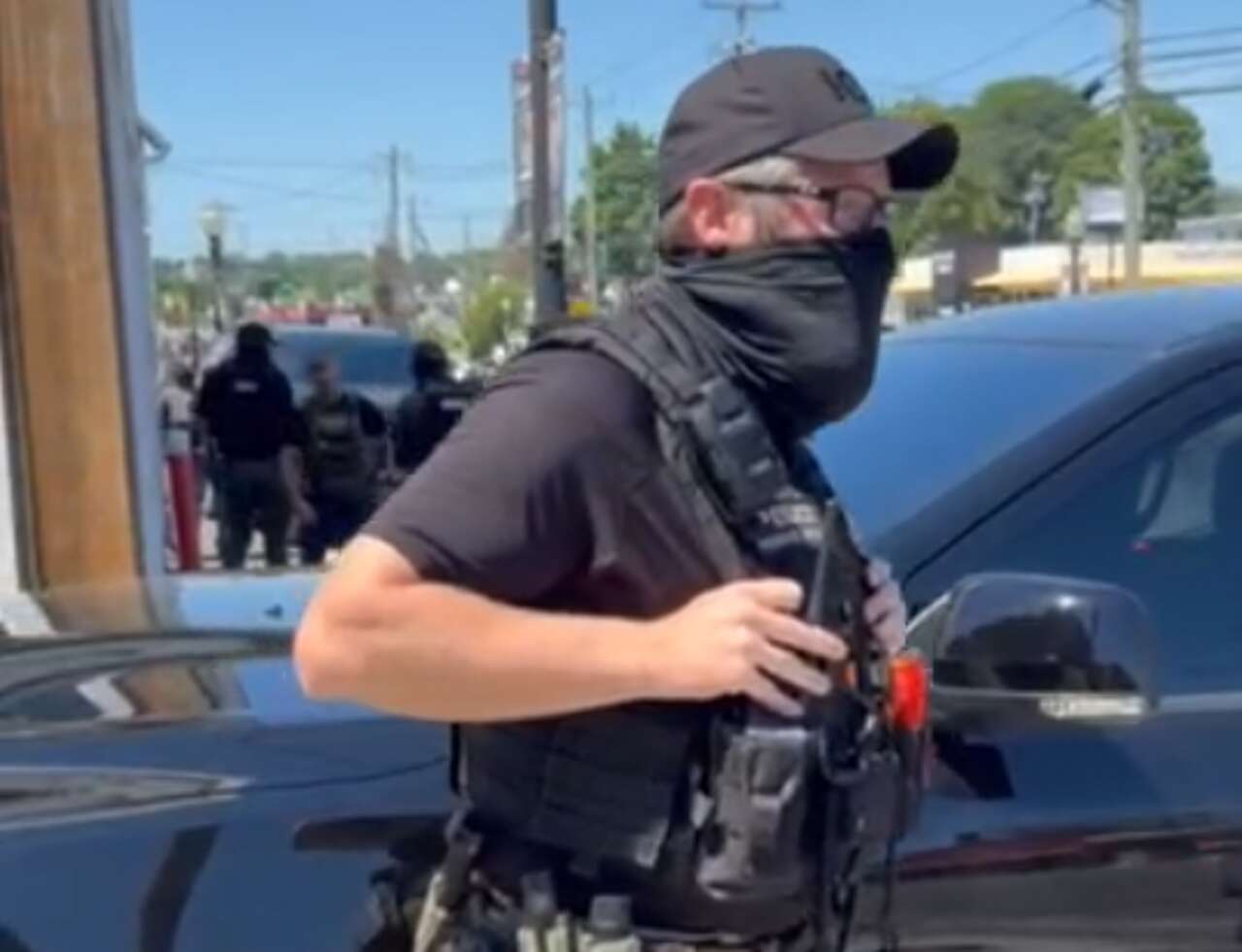 'Who's going to arrest me?' ICE agents defy Connecticut law on mask ban